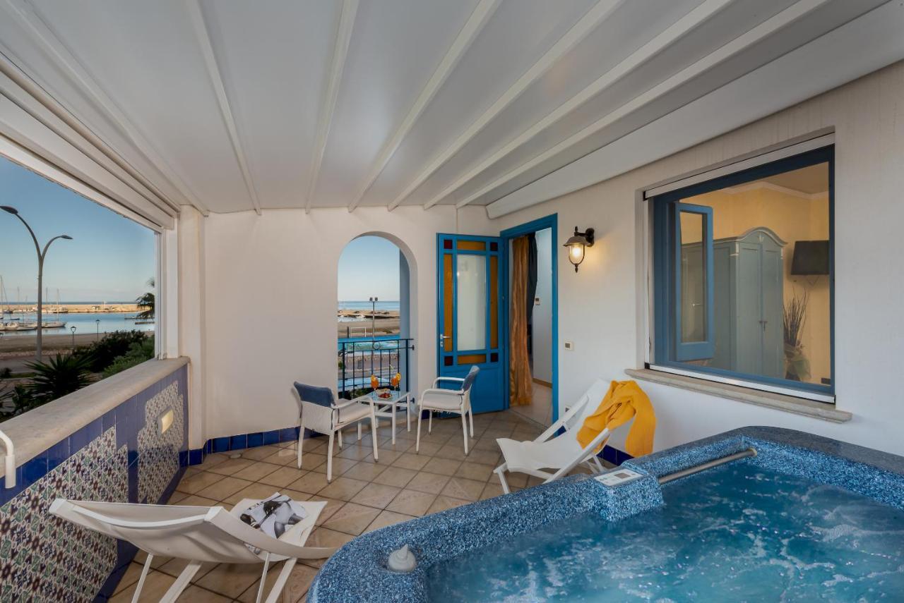Hotel Ristorante Mediterraneo Faro Σαν Βίτο λο Κάπο Εξωτερικό φωτογραφία